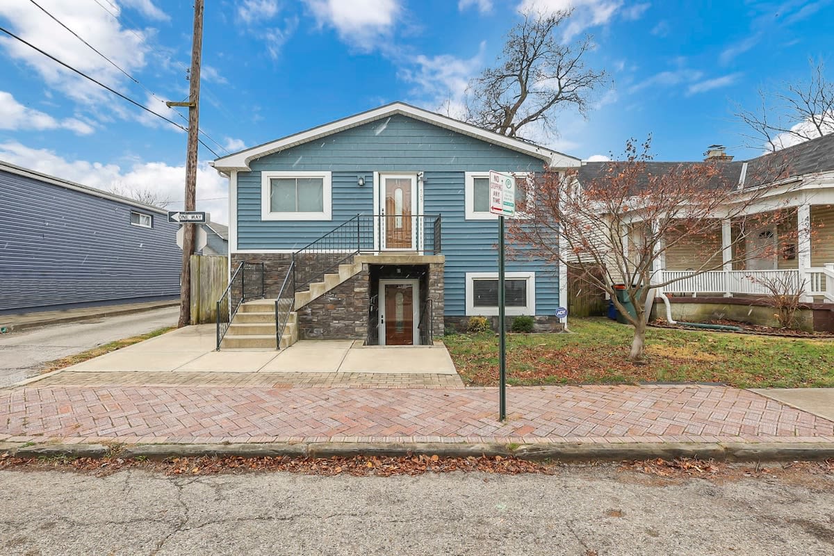 Spacious Retreat - 3 BR + Parking- German Village - Picture 5