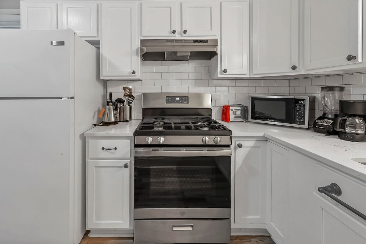 Spacious Retreat - 3 BR + Parking- German Village - Picture 19