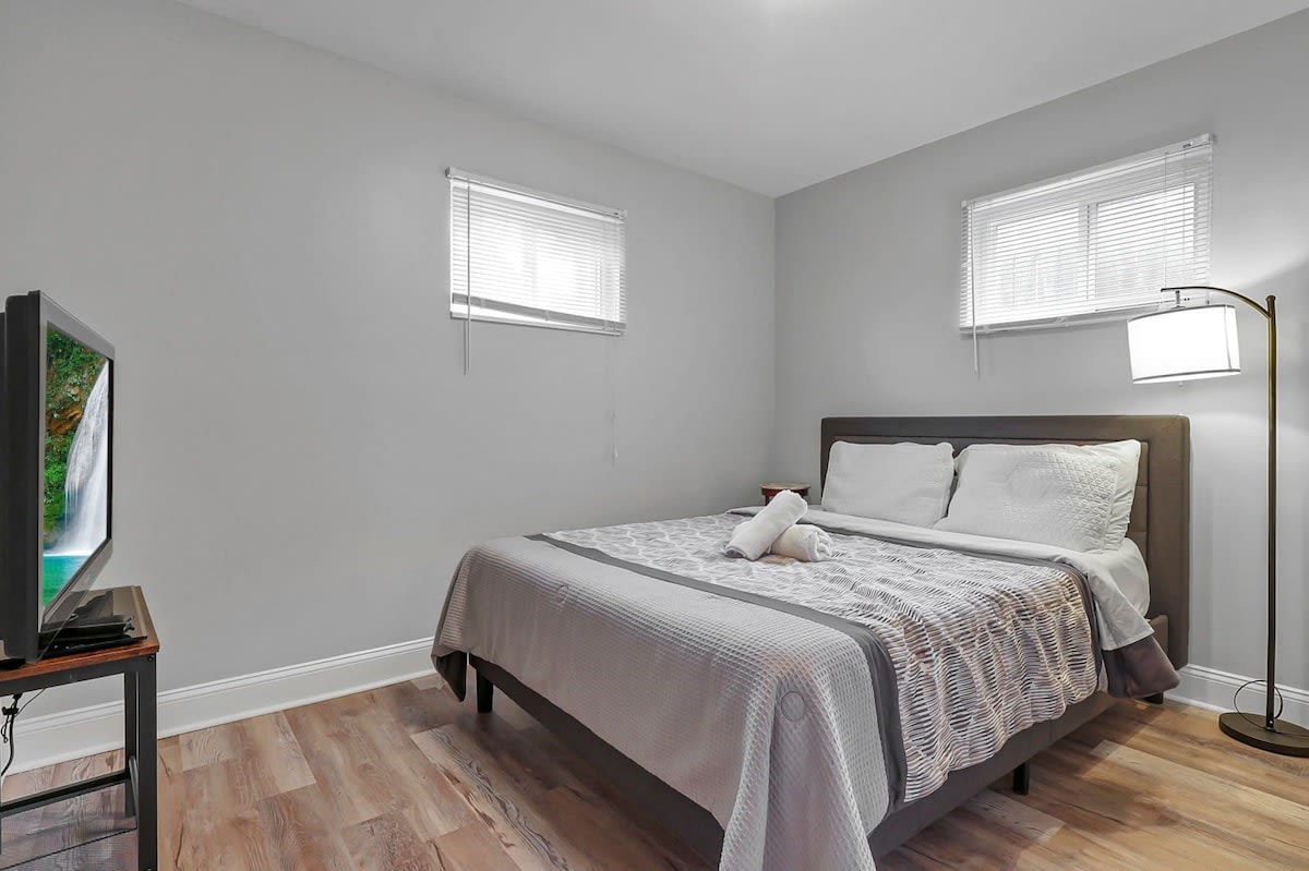 Spacious Retreat - 3 BR + Parking- German Village - Picture 31