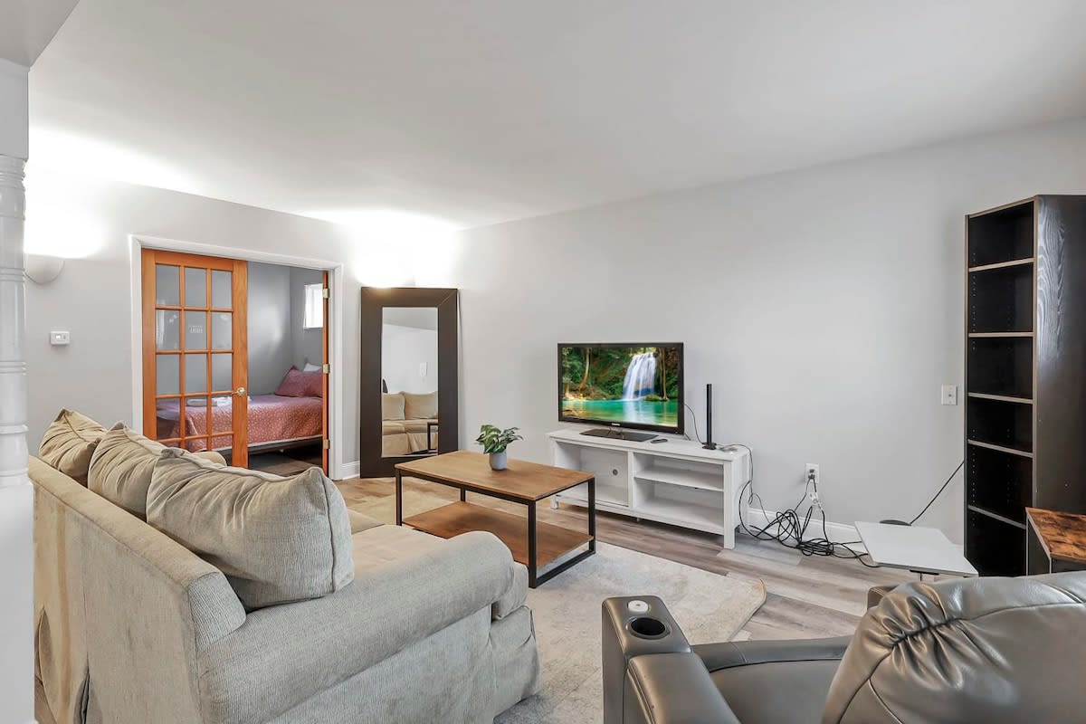 Spacious Retreat - 3 BR + Parking- German Village - Picture 6
