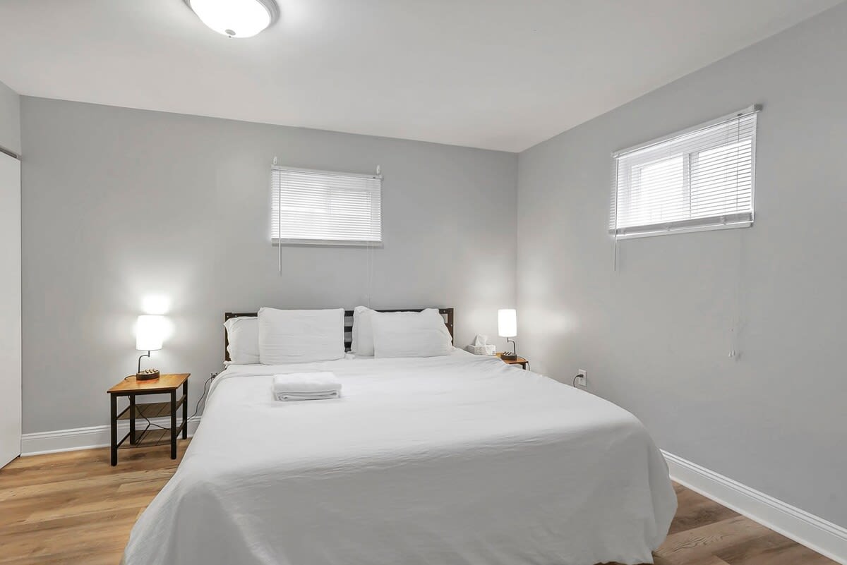 Spacious Retreat - 3 BR + Parking- German Village - Picture 30