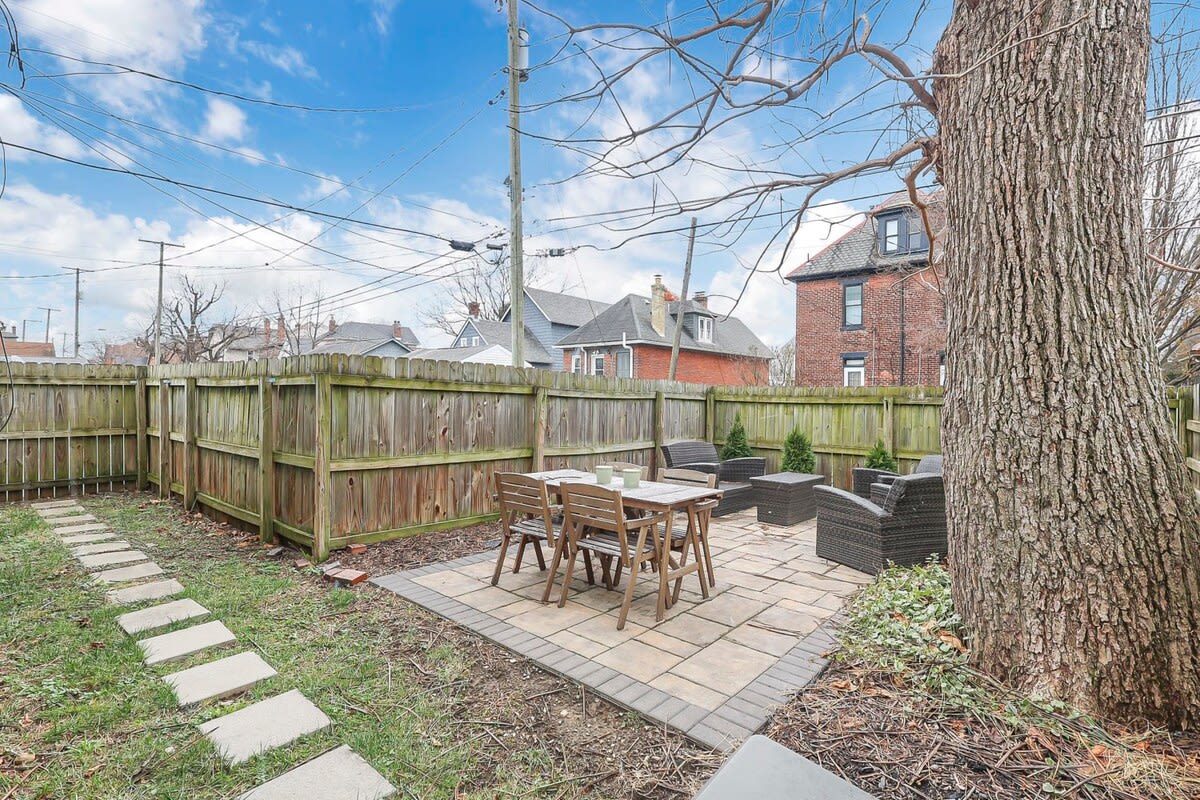 Spacious Retreat - 3 BR + Parking- German Village - Picture 40