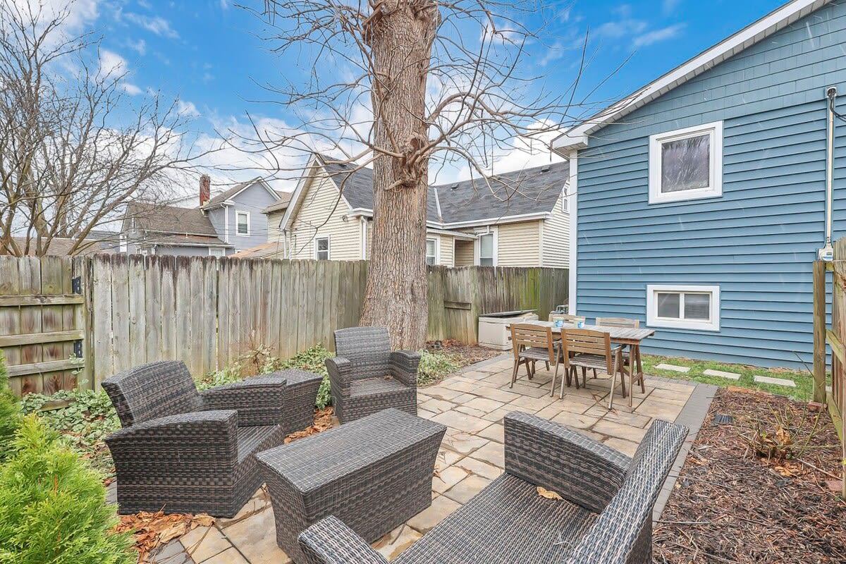Spacious Retreat - 3 BR + Parking- German Village - Picture 42