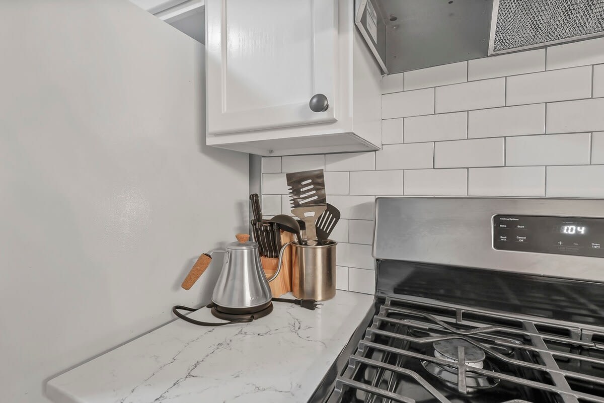 Spacious Retreat - 3 BR + Parking- German Village - Picture 18