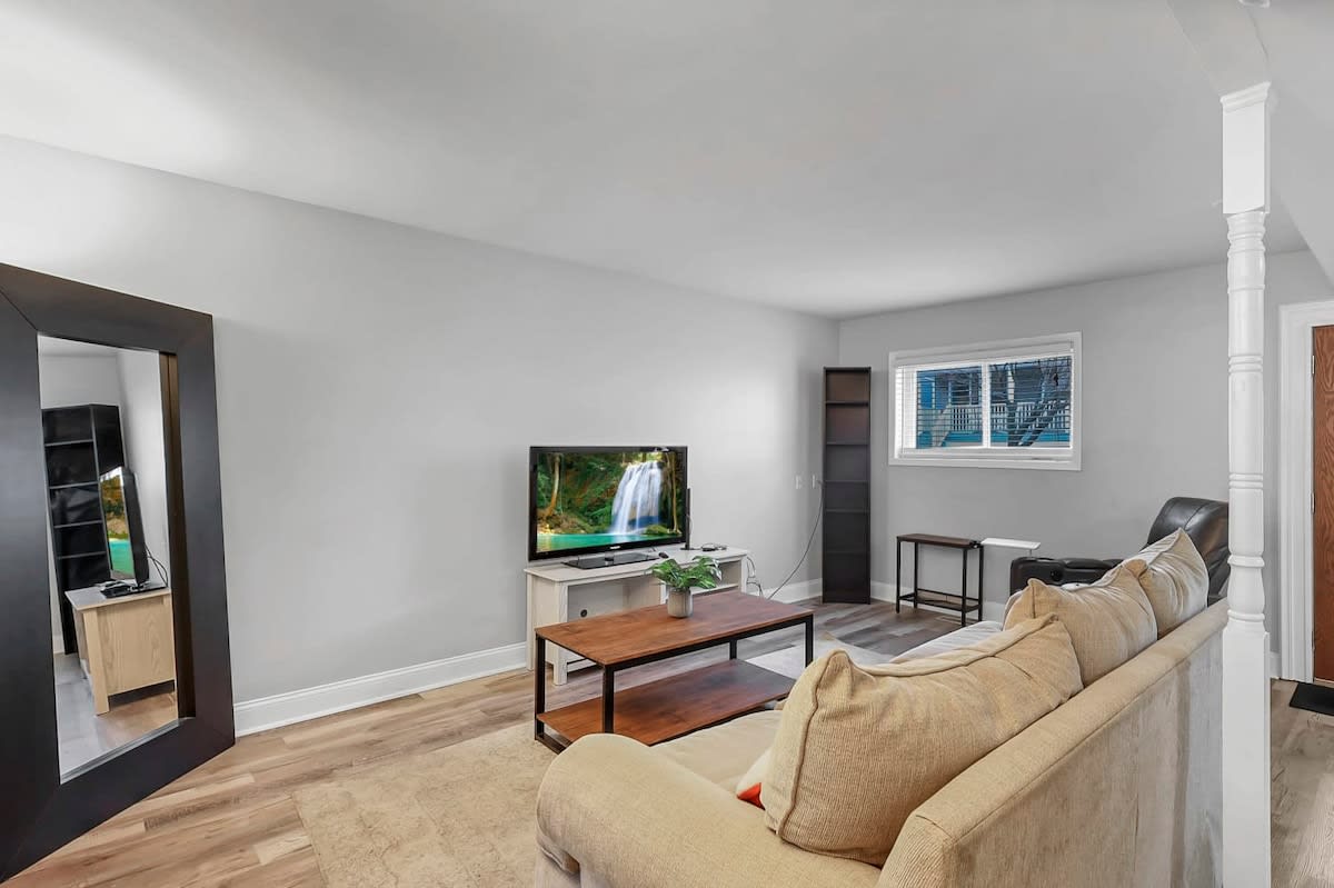 Spacious Retreat - 3 BR + Parking- German Village - Picture 7