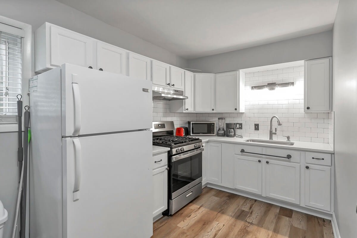 Spacious Retreat - 3 BR + Parking- German Village - Picture 13