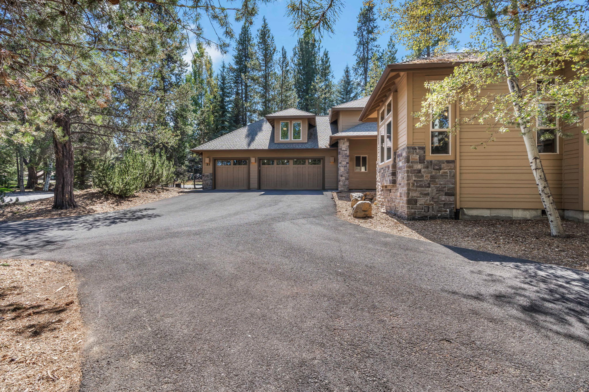 Woods and Irons Lodge - 8 Bedrooms | Sunriver, OR