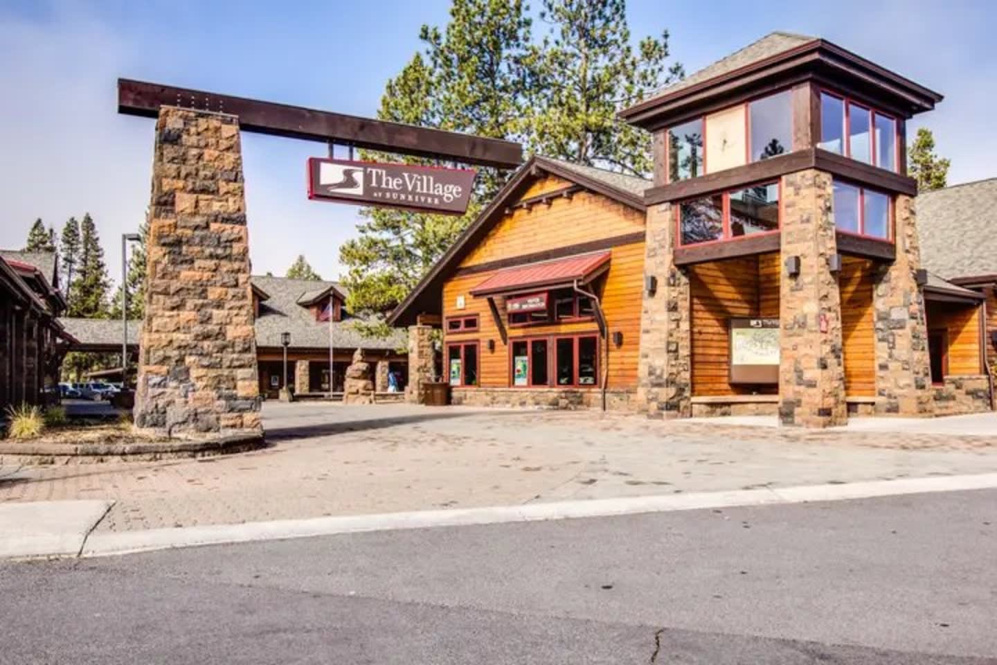 Woods and Irons Lodge - 8 Bedrooms | Sunriver, OR