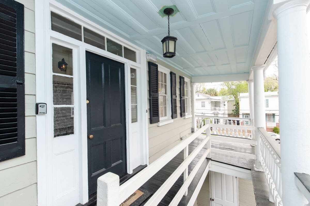 Entrance to your Charleston rental :)