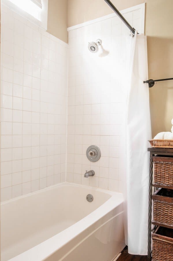 Spacious tub and shower combo!