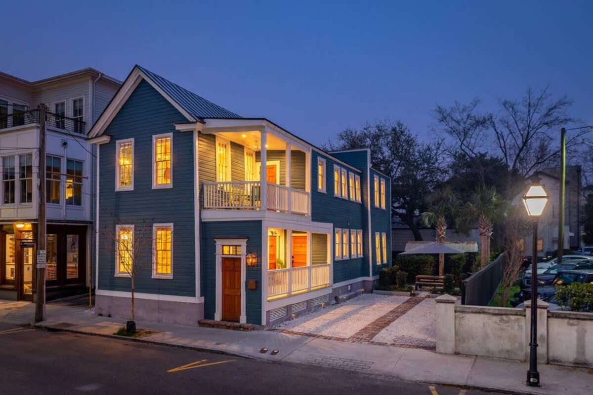 Beautiful Charleston Home - 1 Block from King Street!