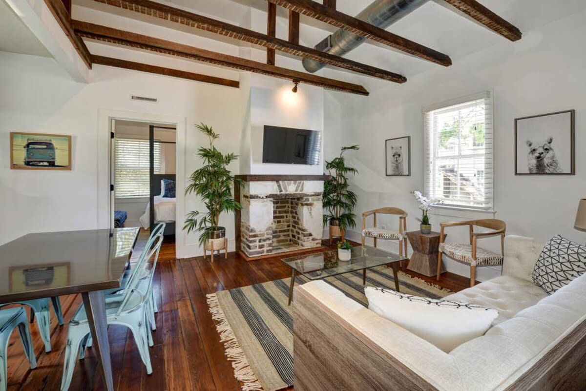 Both Living Rooms have ample seating, Cable TV and High-Speed Wifi!  (Upstairs Living Room)