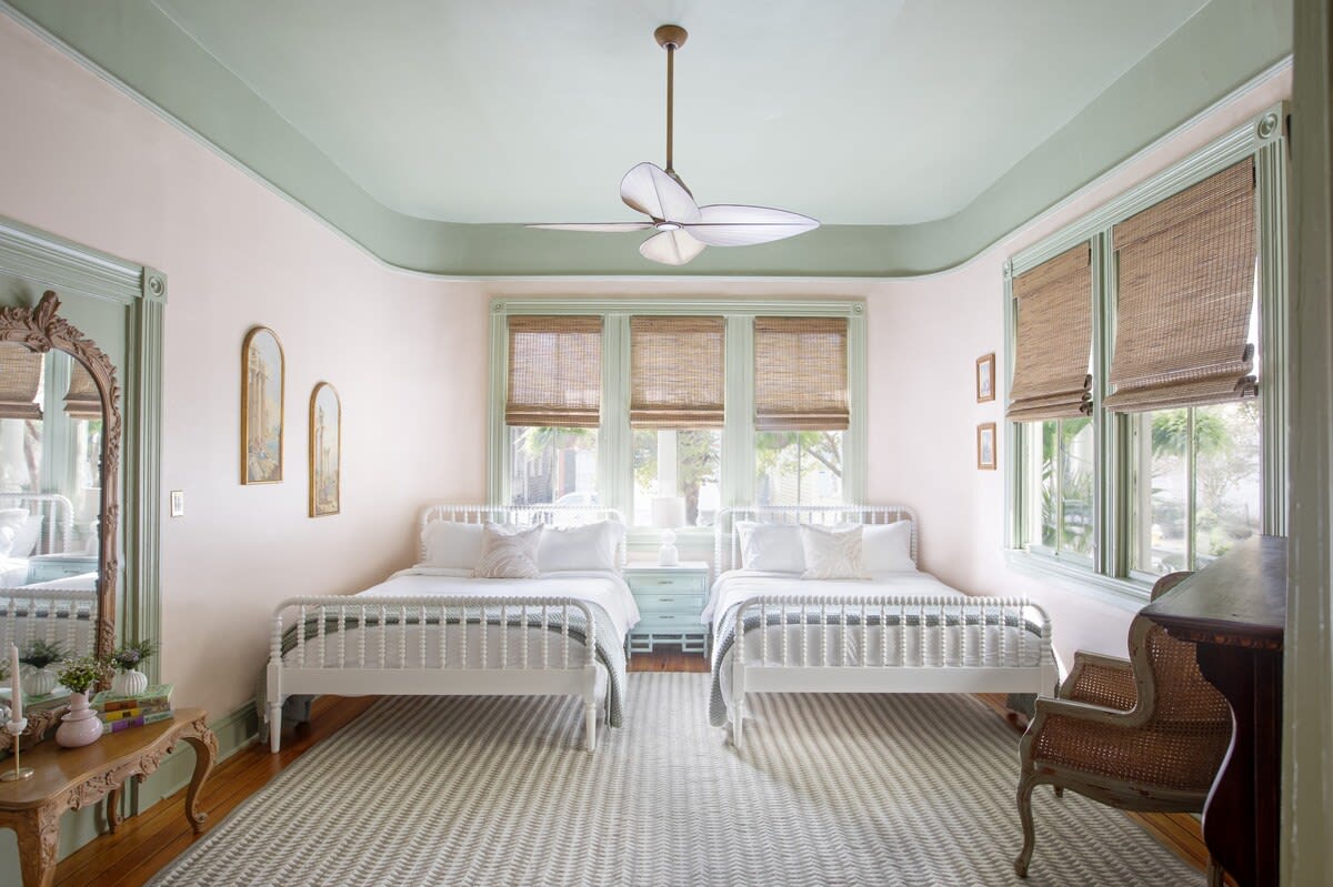 Bedroom #3 with two Queen beds + Smart TV & Ceiling Fan