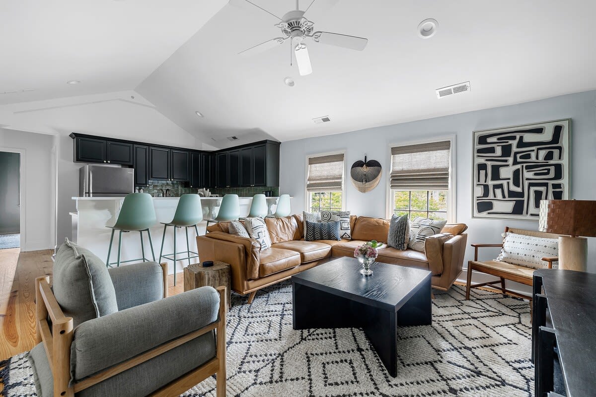 Spacious living room with plenty of seating for your group 
