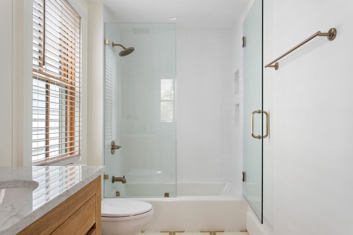Bathroom #1: Shower/Tub + Double Vanity 