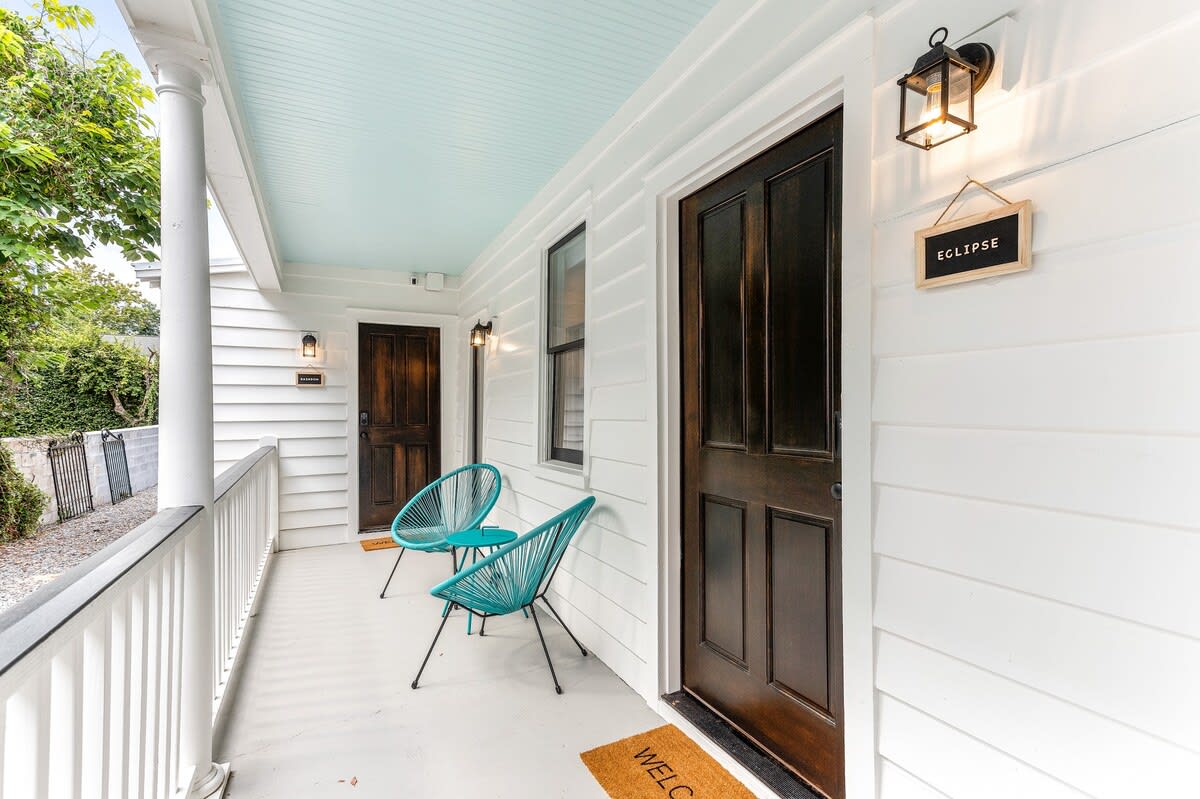 Balcony seating area