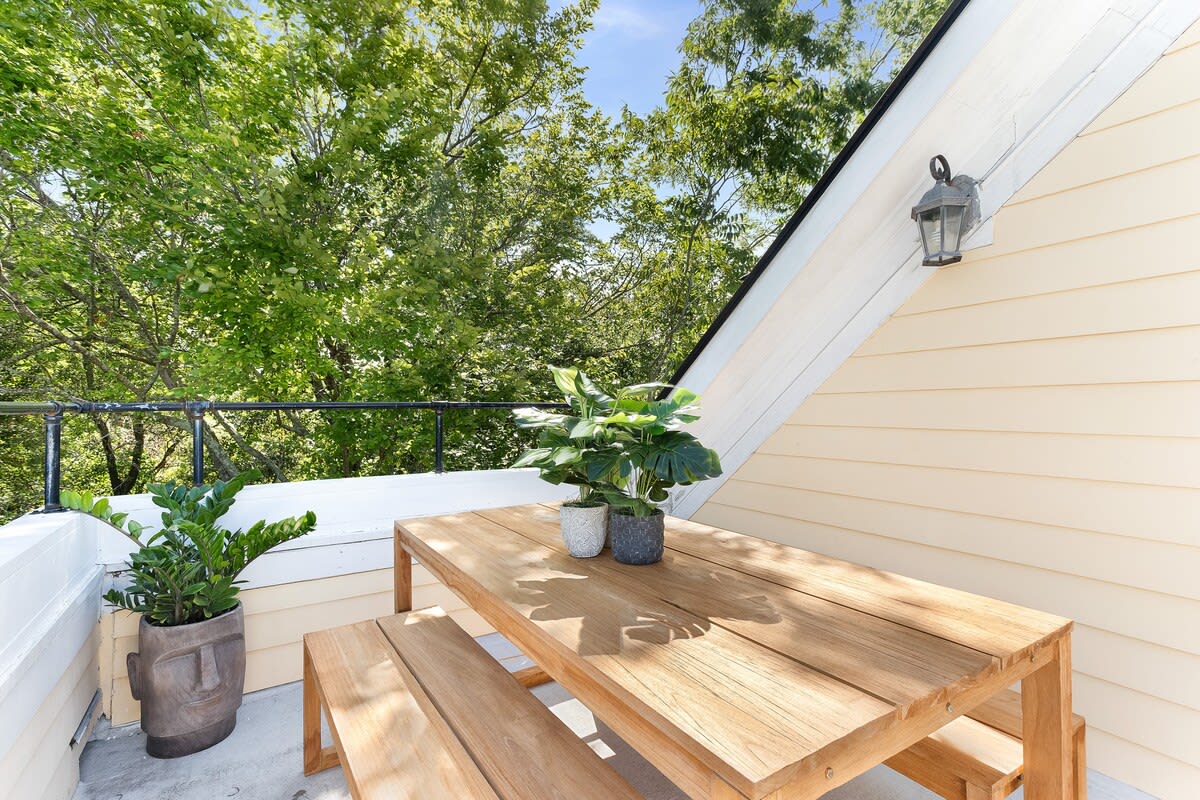 Outdoor dining area to enjoy Charleston's beautiful weather. 