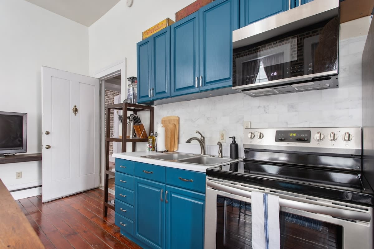 Fully equipped kitchen with everything you need to cook a meal