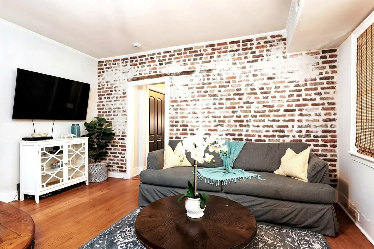Luxury Accommodations in the Heart of Charleston