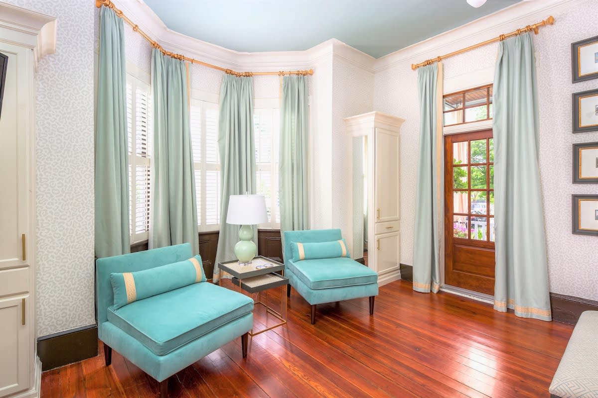 Sitting area in first-floor king bedroom.