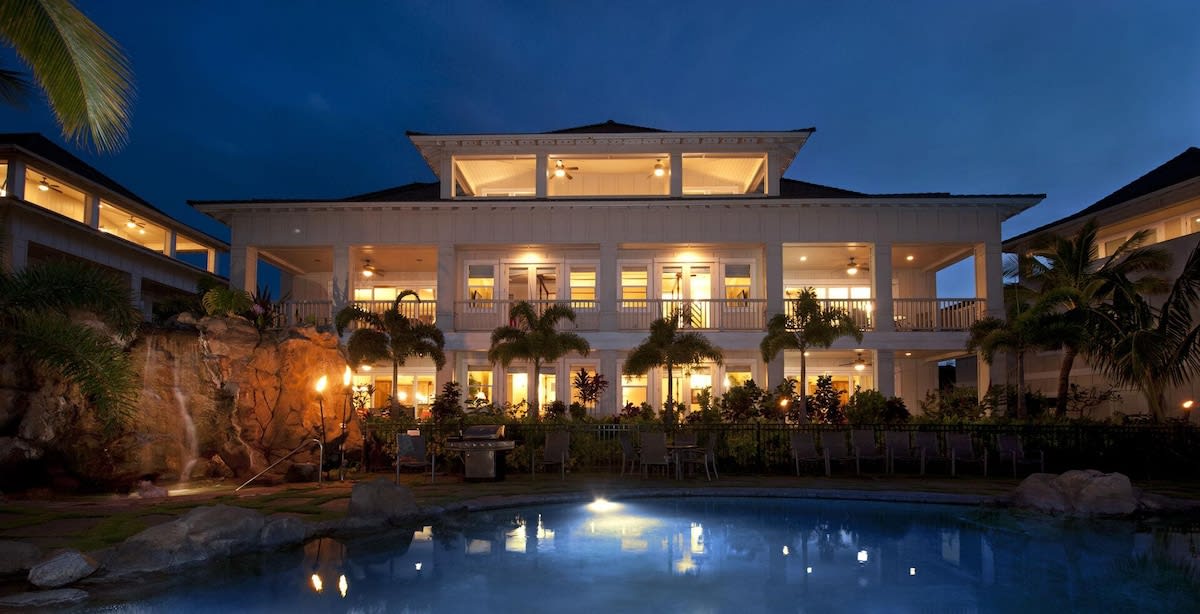 3BR I Luxury Poolside Villa | Stunning Ocean View, Lanai
