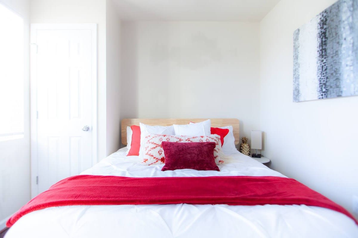 Lovely 2BR & Short Ride to Union Station