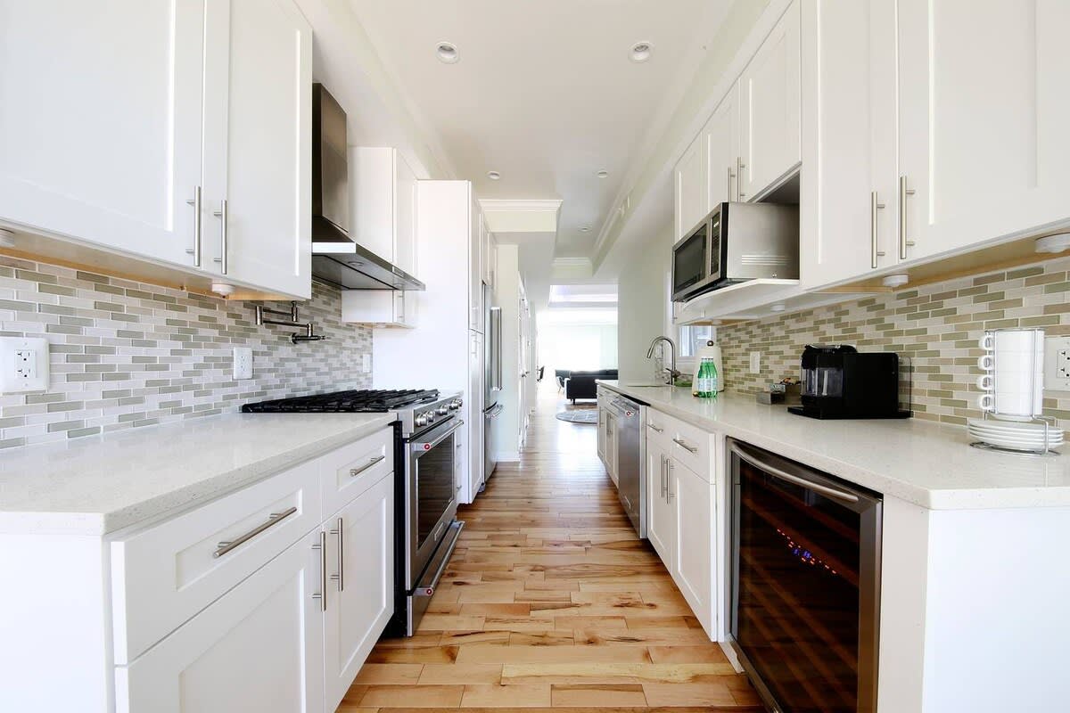 MODERN HOME NEAR CAPITOL HILL - Walk to METRO subway