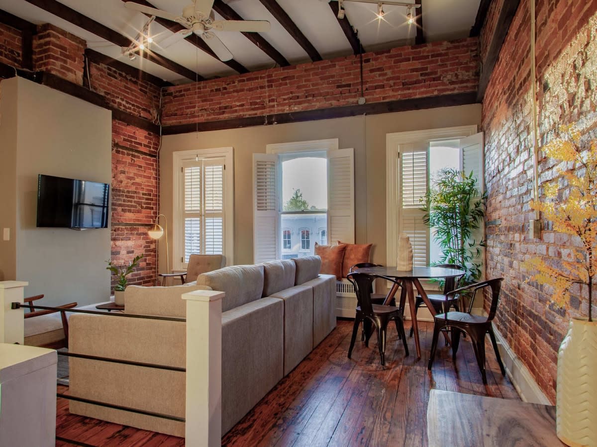 Ideal Georgetown stay / Private parking