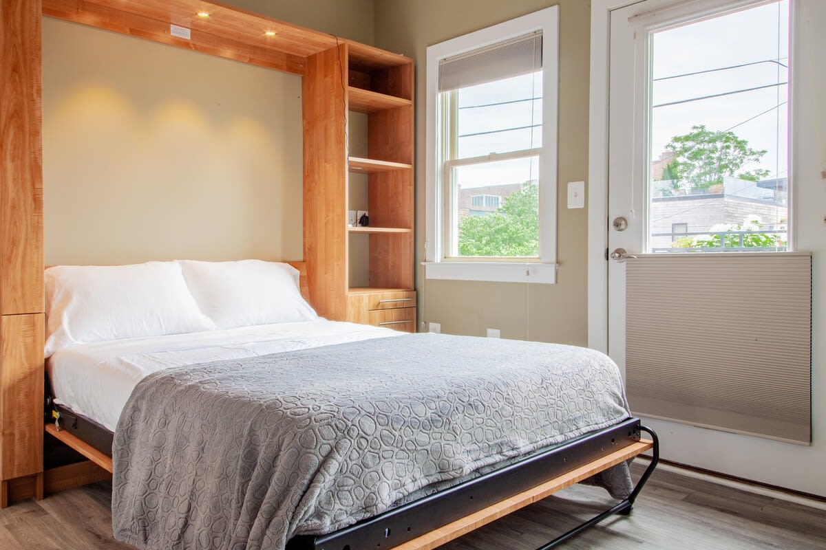 Eastern Market Carriage house efficiency // PRIVACY