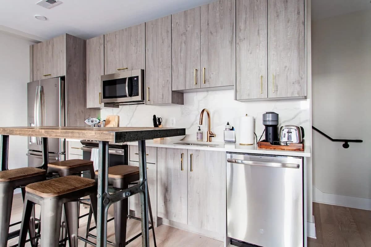 Chic 2-story Apartment in Superb DC Location — Washington DC, DC — vacation rental