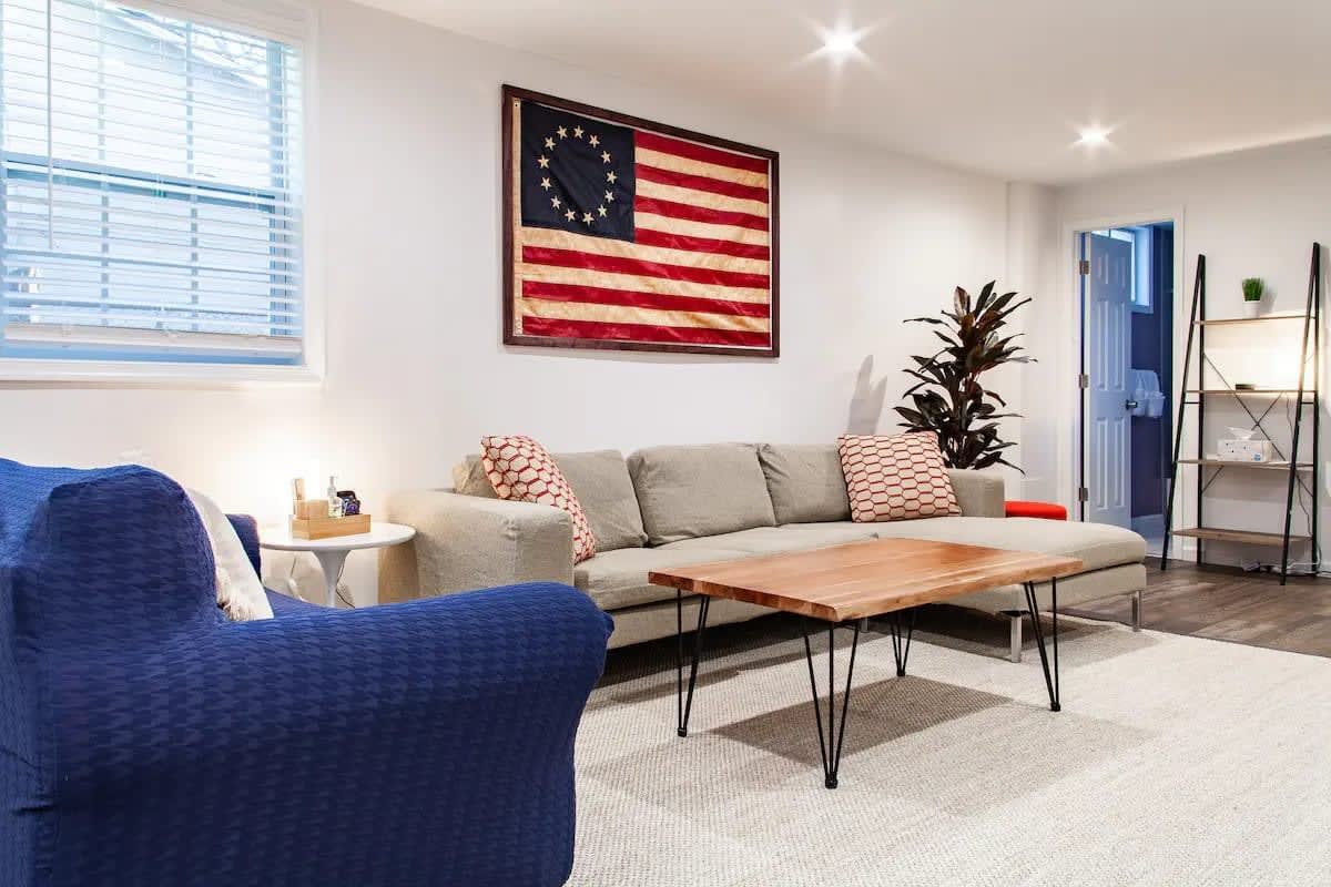 Fantastic Falls Church HomeBase for DC area travel — Arlington, VA — vacation rental