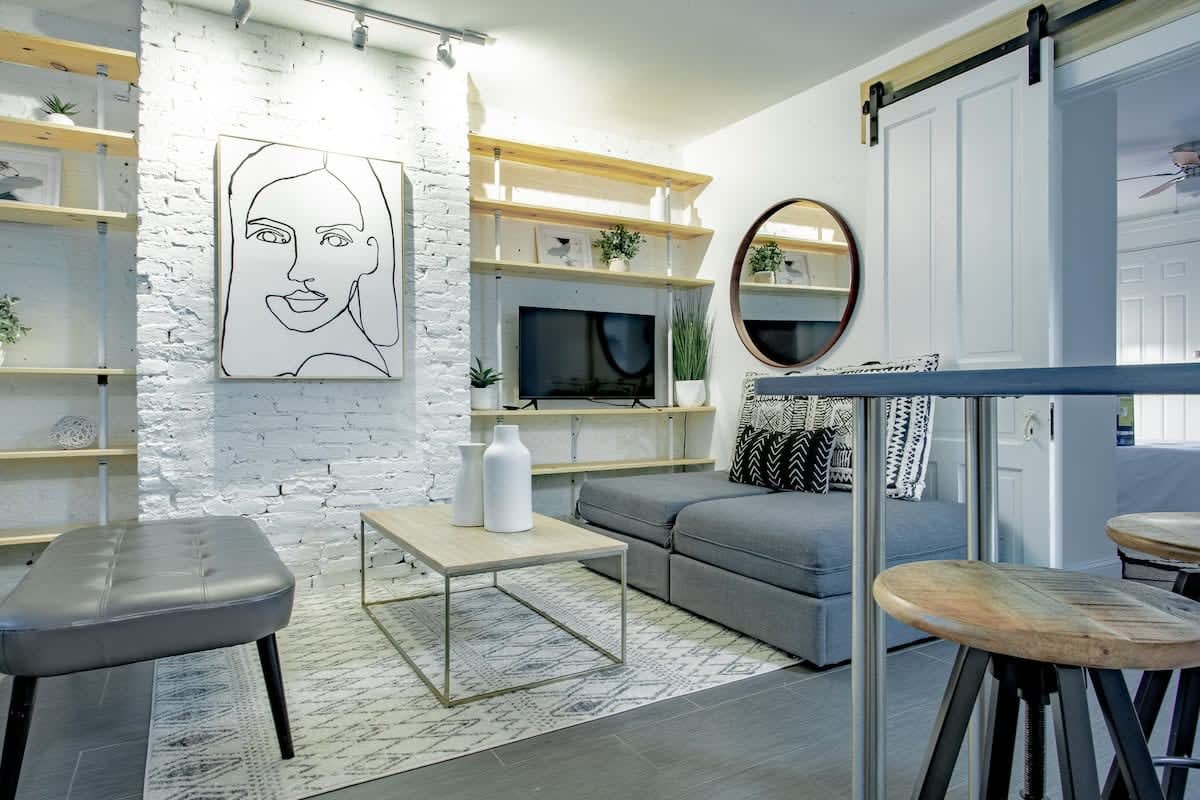 DesignerFlat Nestled Between Dupont&Logan Circles — Washington DC, DC — vacation rental