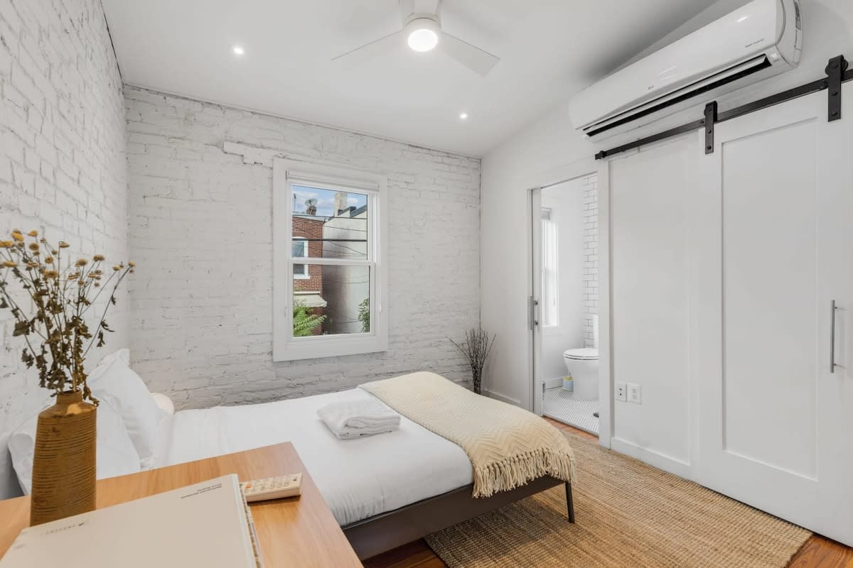 Adorable Studio Space in Private Carriage House — Washington DC, DC — vacation rental