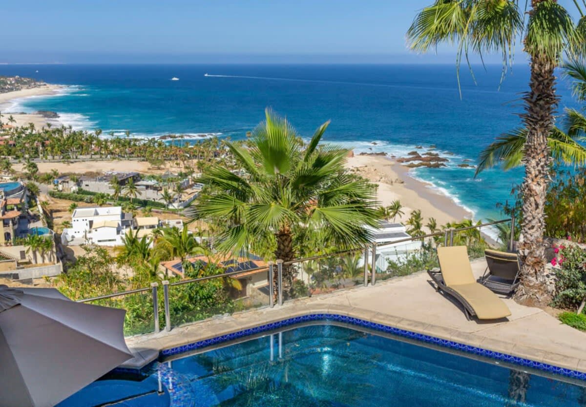 Welcome to Casa Tranquila!Beach front villa W/pool
