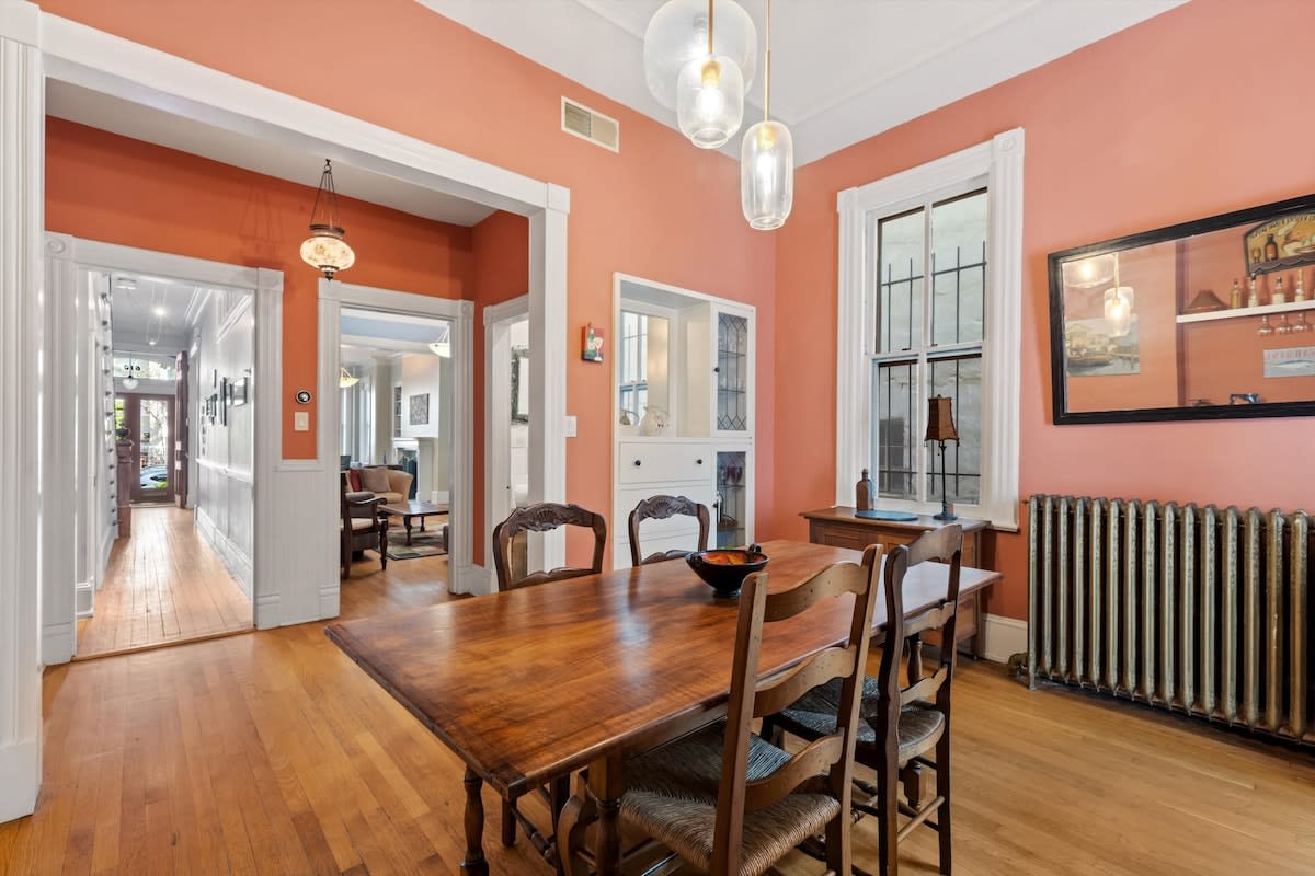 Historic Solar-Powered Townhouse, Walk to - Foto 16