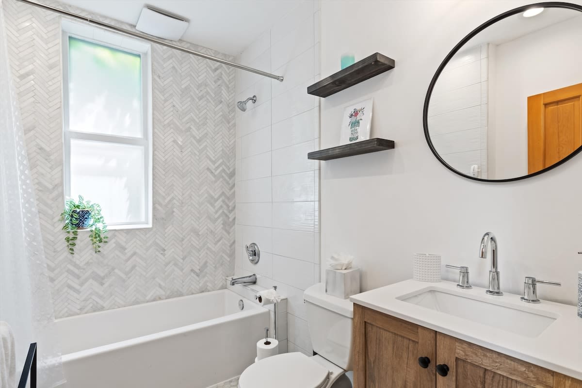 Historic Solar-Powered Townhouse, Walk to - Foto 29