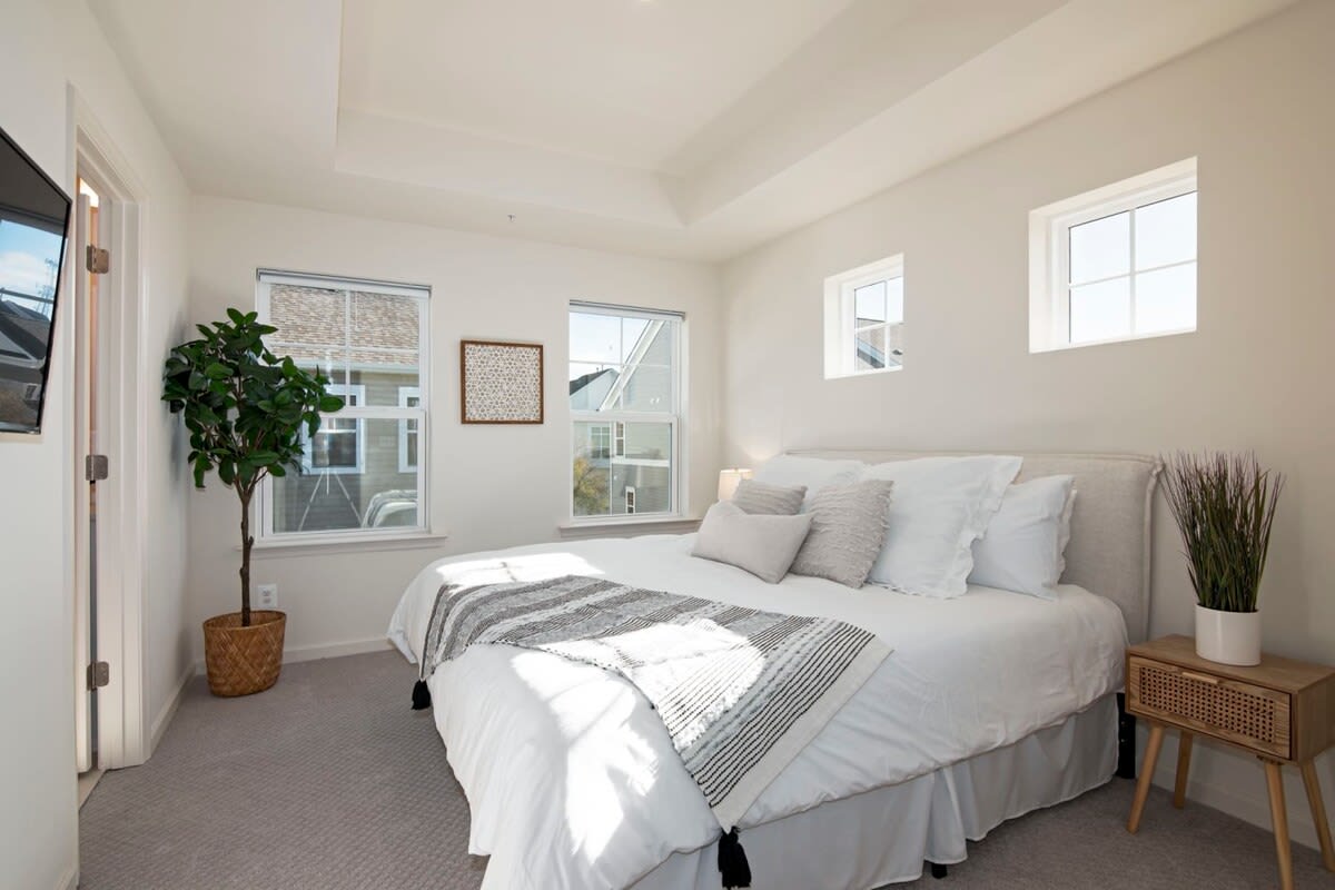 New, Intown Waterfront Townhome wPool & Location! — Cambridge, MD — vacation rental