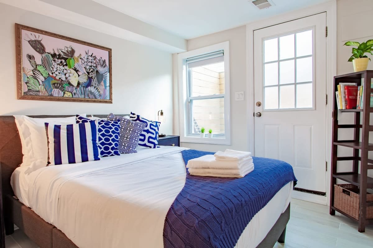 Lux CoHi Cove / Walk to METRO Sub, Shopping,& More — Washington DC, DC — vacation rental