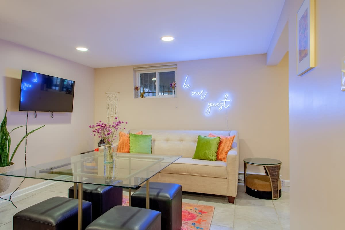 2-BR City Retreat / Peace, Privacy & Parking! — Washington DC, DC — vacation rental
