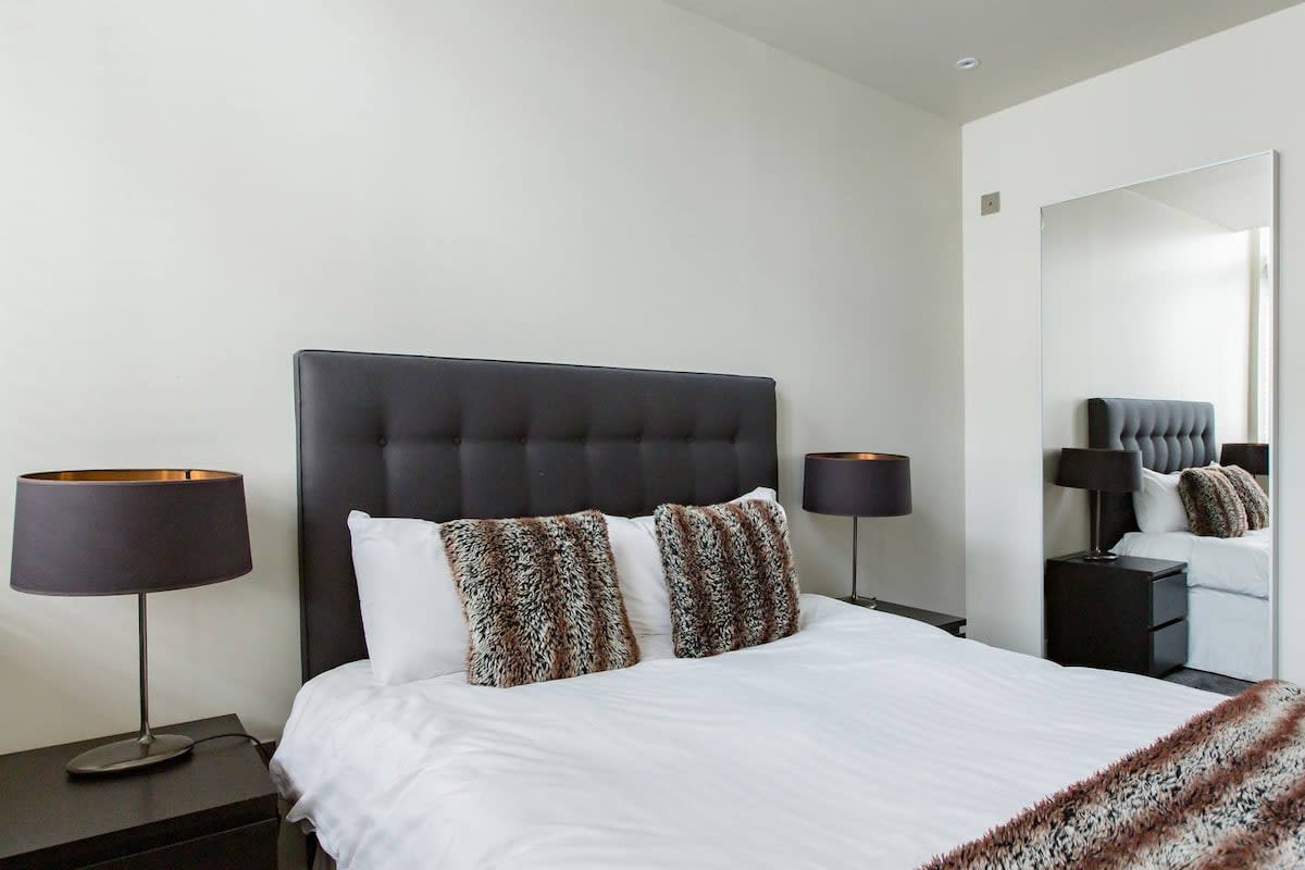 Spacious Property in the Heart of the City in 10 Buchanan Street G1 3LB - Property image 9 - VivreStays
