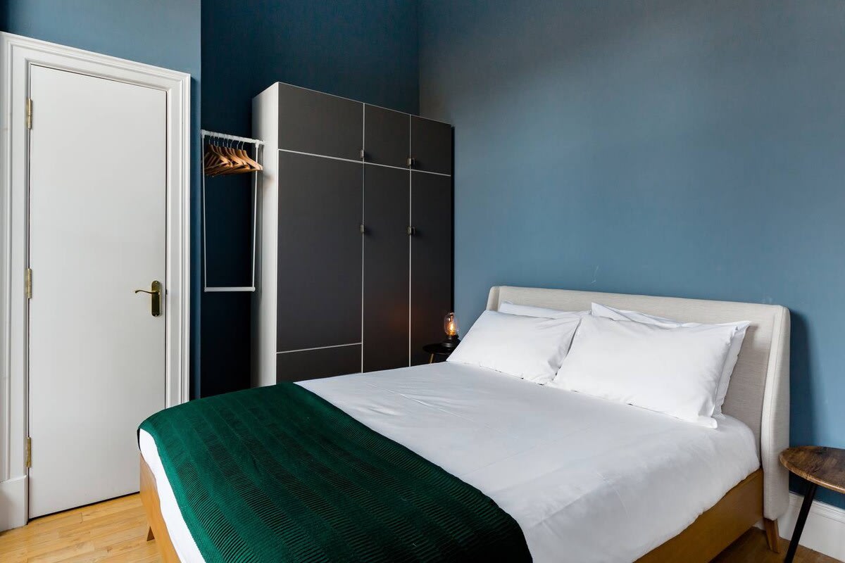 Elegant 2 Bedroom Apartment in West End in 12 Cecil Street G12 8RQ - Property image 5 - VivreStays