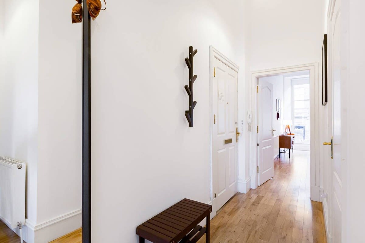 Elegant 2 Bedroom Apartment in West End in 12 Cecil Street G12 8RQ - Property image 58 - VivreStays