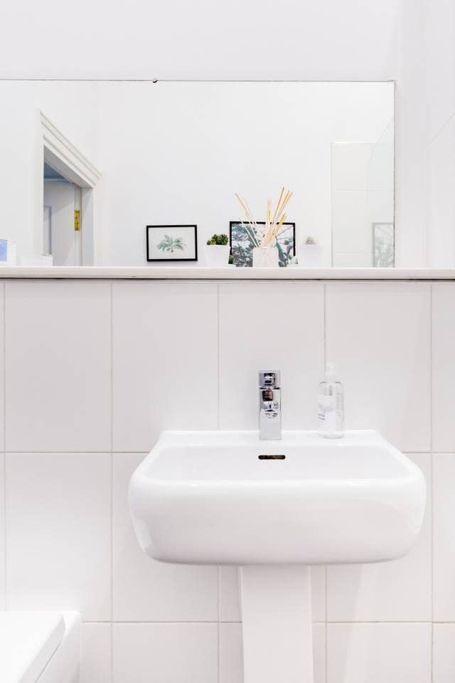 Elegant 2 Bedroom Apartment in West End in 12 Cecil Street G12 8RQ - Property image 26 - VivreStays