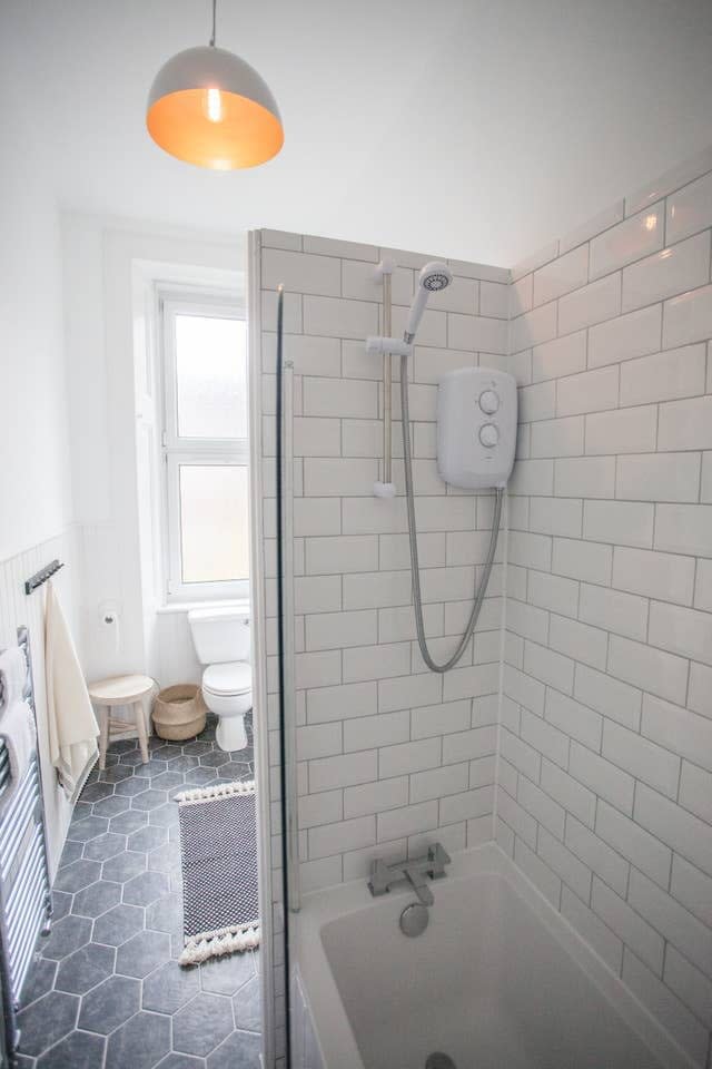 Stunning 2 bed property in heart of West End in 8 Dunearn Street G4 9EF - Property image 13 - VivreStays