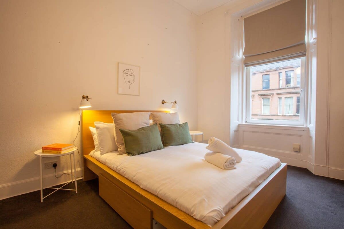 Stunning 2 bed property in heart of West End in 8 Dunearn Street G4 9EF - Property image 7 - VivreStays