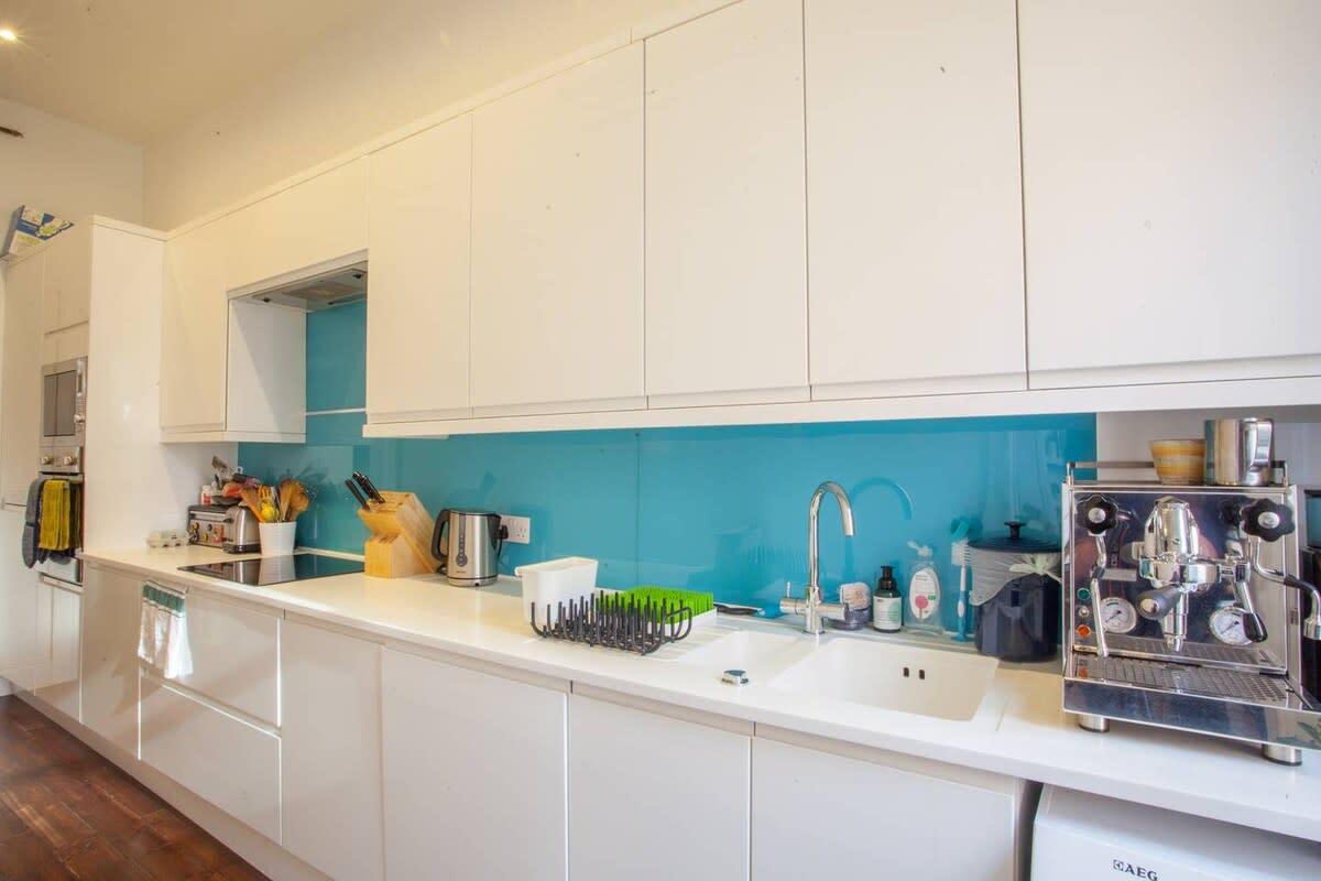 Refurbished West End Flat in Glasgow in 15 Cresswell Street G12 8BY - Property image 7 - VivreStays