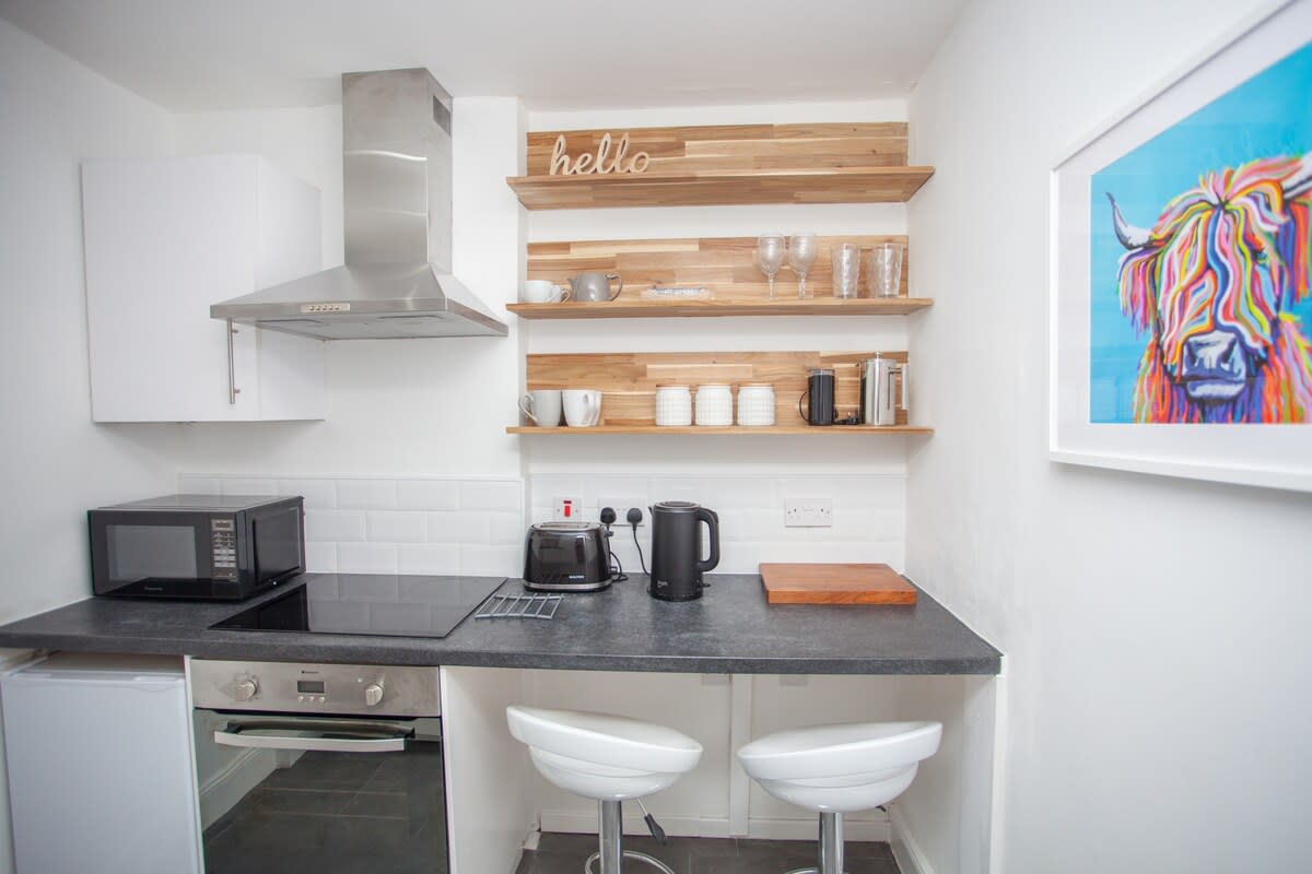 Beautiful Flat in Great West end Location in 47 Esmond Street G3 8SL - Property image 7 - VivreStays