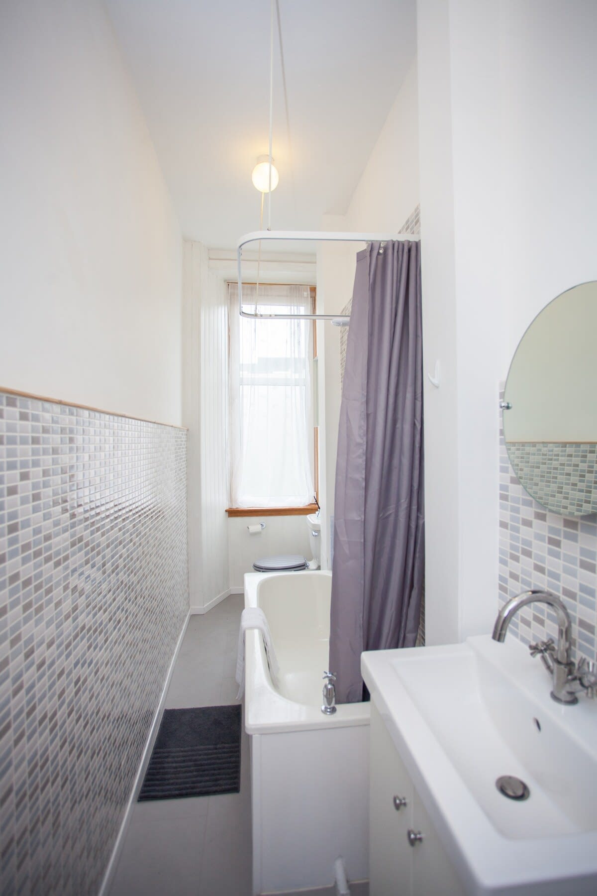 Beautiful Flat in Great West end Location in 47 Esmond Street G3 8SL - Property image 11 - VivreStays