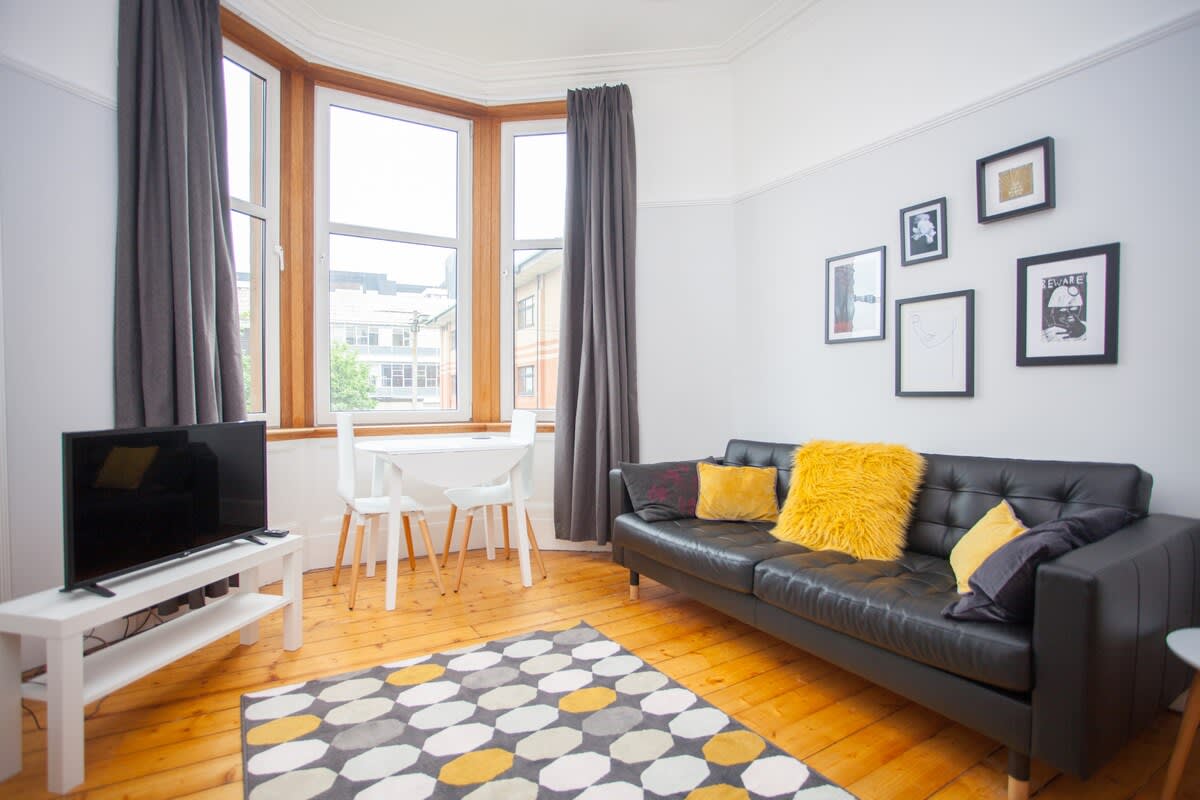 Beautiful Flat in Great West end Location in 47 Esmond Street G3 8SL - Property image 3 - VivreStays