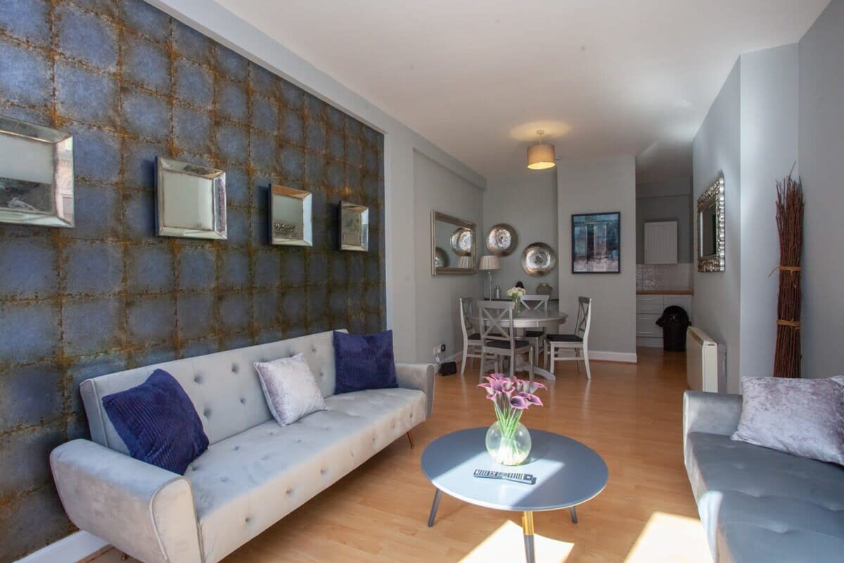 View Modern and refurbished Flat in Merchant City in Glassford Court, 83 Wilson Street G1 1UZ Modern and refurbished Flat in Merchant City in Glassford Court, 83 Wilson Street G1 1UZ - Property image 3 - VivreStays